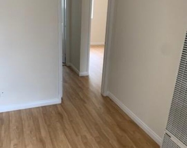 7906 S San Pedro Street - Photo Thumbnail 6
