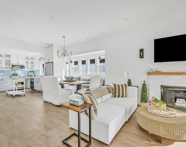 712 Crestmoore Place - Photo Thumbnail 15