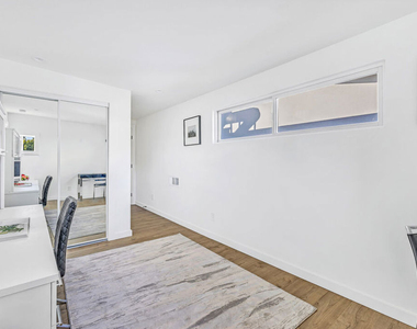712 Crestmoore Place - Photo Thumbnail 23