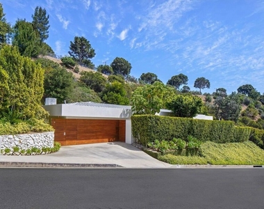1106 N Hillcrest Road - Photo Thumbnail 20
