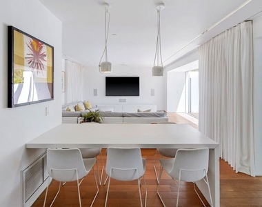 1106 N Hillcrest Road - Photo Thumbnail 6