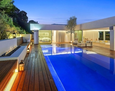 1106 N Hillcrest Road - Photo Thumbnail 15