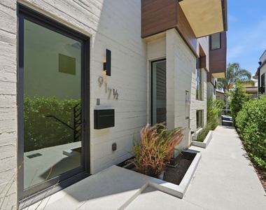 917 Hilldale Avenue - Photo Thumbnail 3