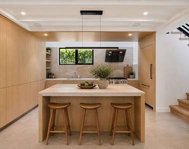 917 Hilldale Avenue - Photo Thumbnail 5