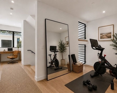 917 Hilldale Avenue - Photo Thumbnail 10