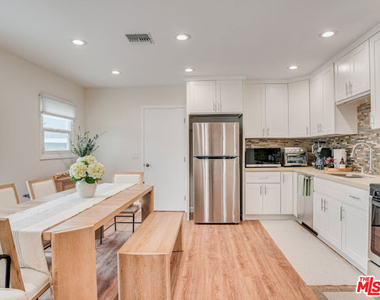 1836 Lake Street - Photo Thumbnail 12
