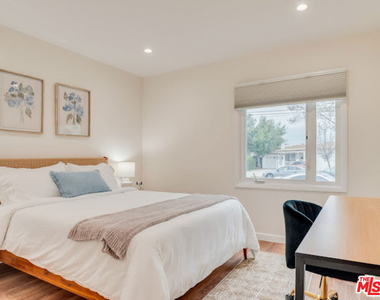 1836 Lake Street - Photo Thumbnail 20