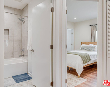 1836 Lake Street - Photo Thumbnail 17