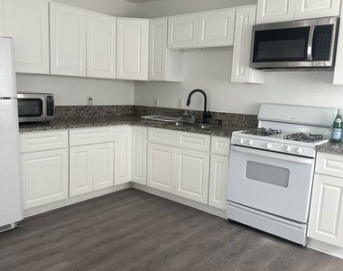1116 N Ardmore Avenue - Photo Thumbnail 6