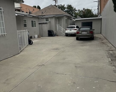 1116 N Ardmore Avenue - Photo Thumbnail 13