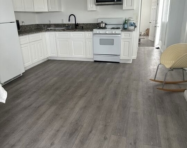 1116 N Ardmore Avenue - Photo Thumbnail 3