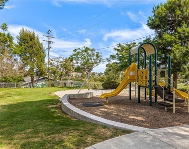 4755 Templeton Street - Photo Thumbnail 40
