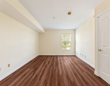 4755 Templeton Street - Photo Thumbnail 21