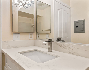 4755 Templeton Street - Photo Thumbnail 7