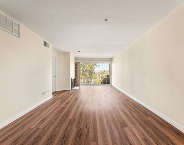 4755 Templeton Street - Photo Thumbnail 16