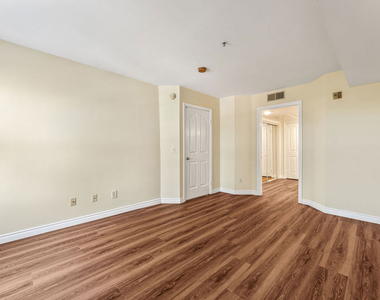 4755 Templeton Street - Photo Thumbnail 23