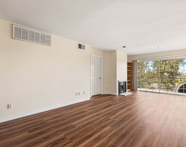 4755 Templeton Street - Photo Thumbnail 17