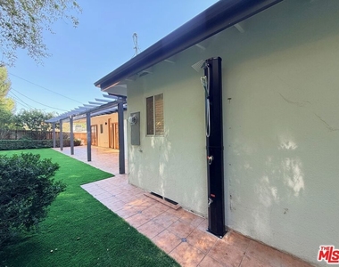 2000 San Ysidro Drive - Photo Thumbnail 8