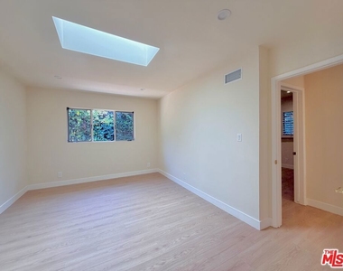 2000 San Ysidro Drive - Photo Thumbnail 25