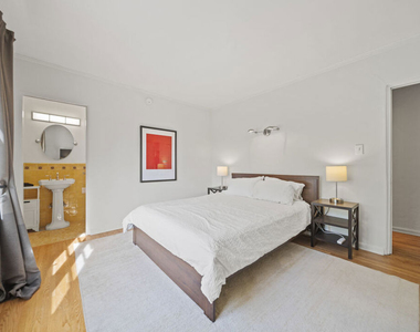 837 N Harper Avenue - Photo Thumbnail 17