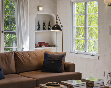 837 N Harper Avenue - Photo Thumbnail 1