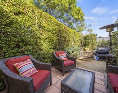 837 N Harper Avenue - Photo Thumbnail 37