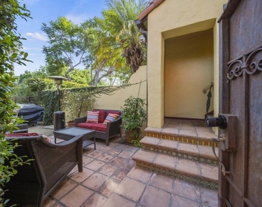 837 N Harper Avenue - Photo Thumbnail 36