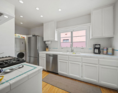 837 N Harper Avenue - Photo Thumbnail 9