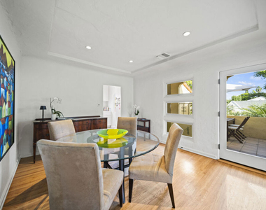 837 N Harper Avenue - Photo Thumbnail 5