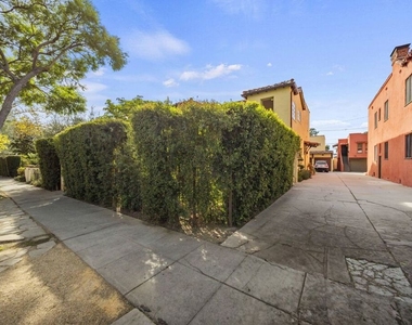 837 N Harper Avenue - Photo Thumbnail 41