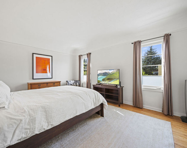 837 N Harper Avenue - Photo Thumbnail 22
