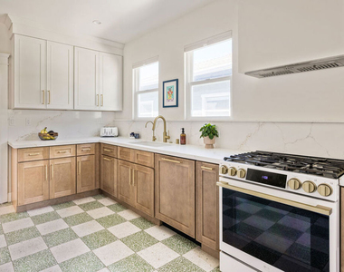 137 E Avenue 43 - Photo Thumbnail 12