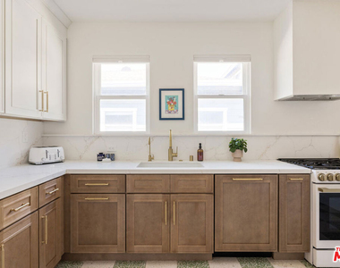 137 E Avenue 43 - Photo Thumbnail 9