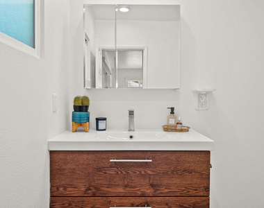 5127 Gaynor Avenue - Photo Thumbnail 36