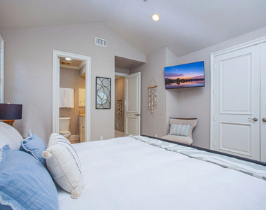 421 E Edgewater Avenue - Photo Thumbnail 49