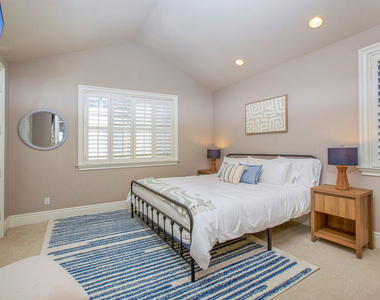 421 E Edgewater Avenue - Photo Thumbnail 50