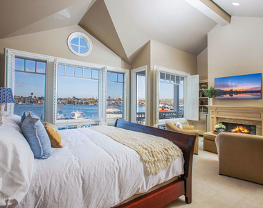 421 E Edgewater Avenue - Photo Thumbnail 37