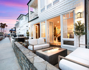 421 E Edgewater Avenue - Photo Thumbnail 5