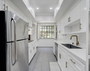 11939 Gorham Avenue - Photo Thumbnail 21