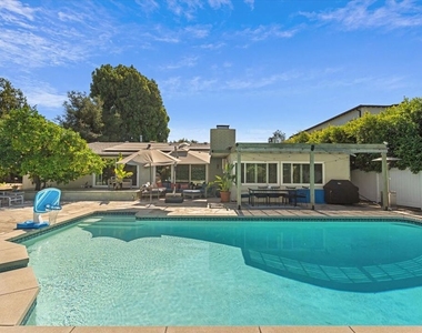 4927 Bellaire Avenue - Photo Thumbnail 34