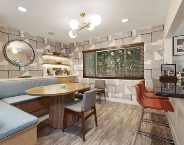 4927 Bellaire Avenue - Photo Thumbnail 5