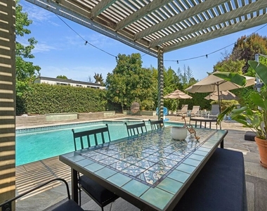 4927 Bellaire Avenue - Photo Thumbnail 33