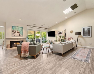 4927 Bellaire Avenue - Photo Thumbnail 1