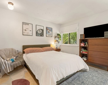 4927 Bellaire Avenue - Photo Thumbnail 25