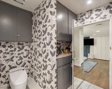 4927 Bellaire Avenue - Photo Thumbnail 19