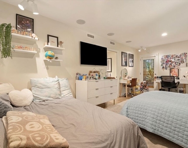 4927 Bellaire Avenue - Photo Thumbnail 21