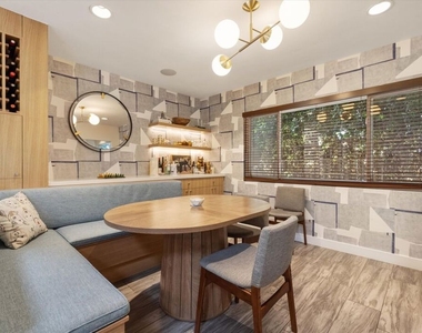 4927 Bellaire Avenue - Photo Thumbnail 6