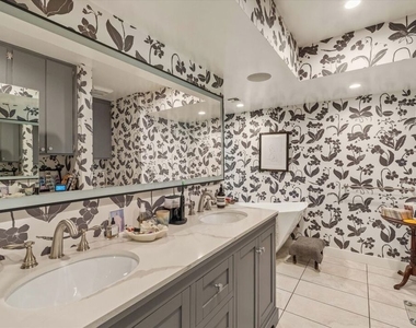 4927 Bellaire Avenue - Photo Thumbnail 18