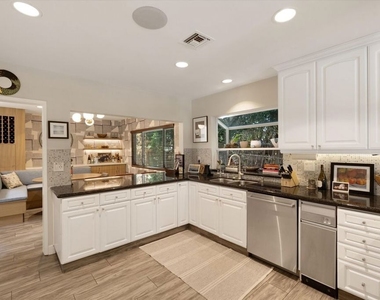 4927 Bellaire Avenue - Photo Thumbnail 10