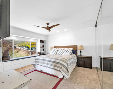 25444 Malibu Road - Photo Thumbnail 13